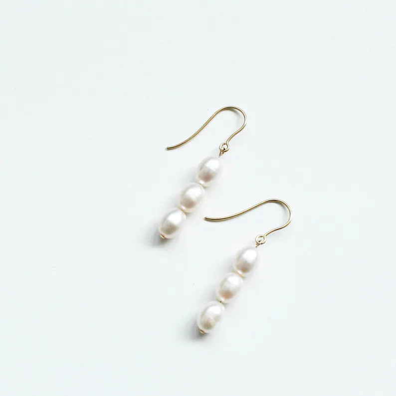 9ct Gold Pearl drop hooks
