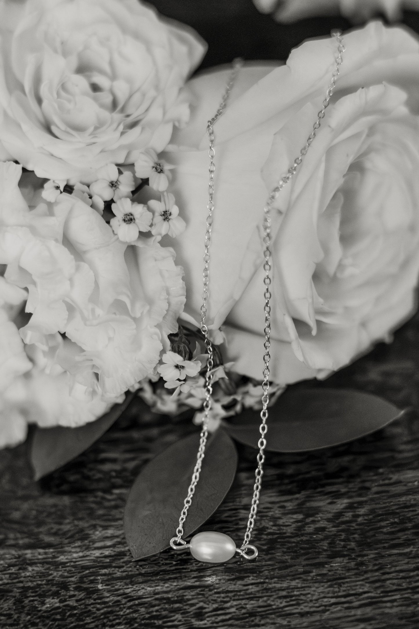 Single Pearl Choker Necklace